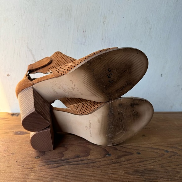 Marc fisher // brown suede leather laser cut block heel peep toe shoes sz 8.5 - Picture 6 of 7